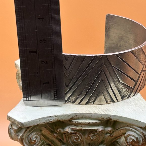 Vintage Modernist Hand Wrought Silver Tone Wide Cuff Bracelet Rustic Boho - Picture 2 of 6